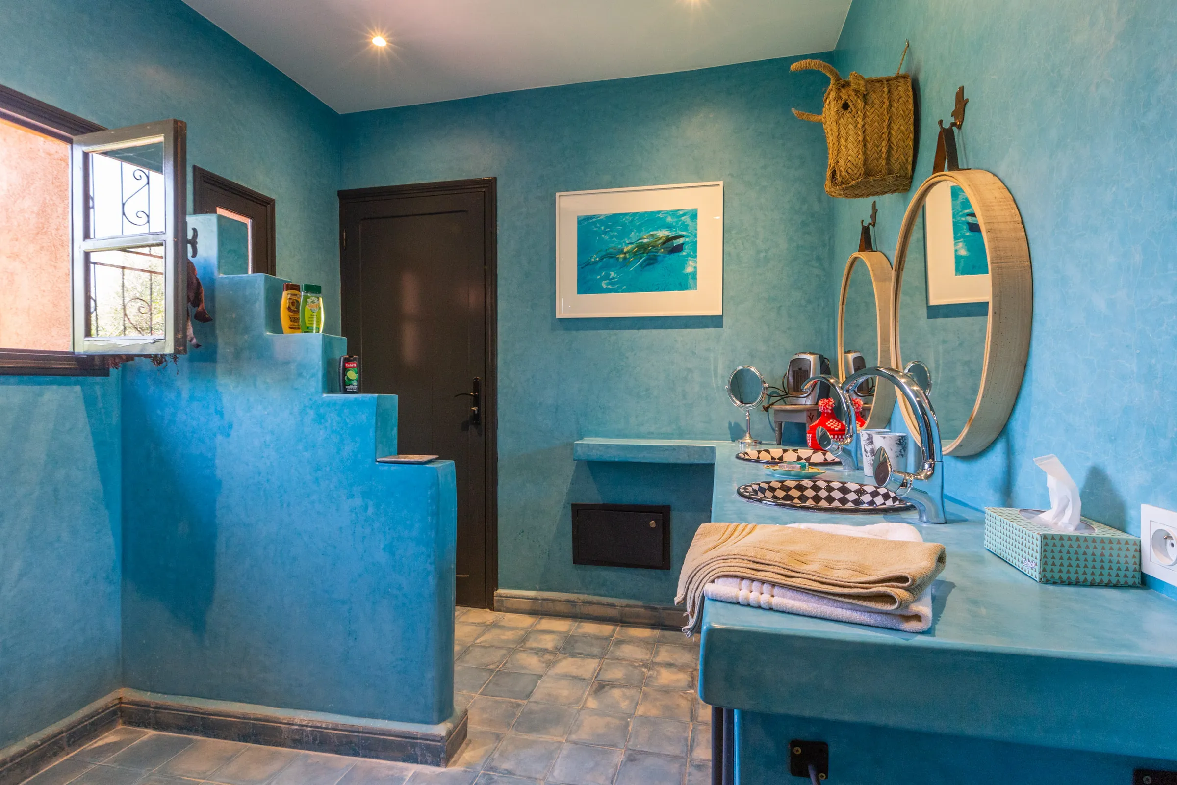 Villa Cassia, private villa rental on the Route de Tahanaout, Marrakech: blue tadelakt bathroom