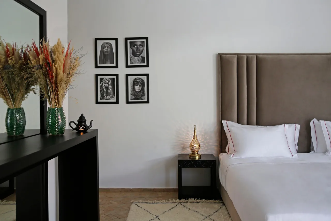 Villa Ersi, private villa rental on the Route de l'Ourika, Marrakech: white bedroom