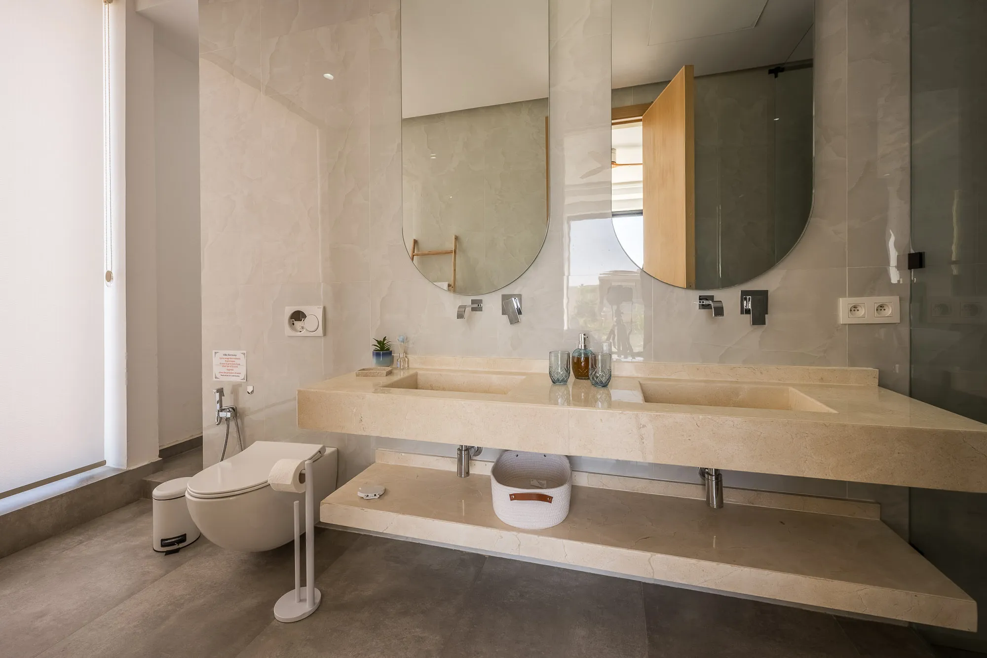 Villa Daphne, private villa rental at Amelkis Golf, Marrakech: bathroom with double stone vanity