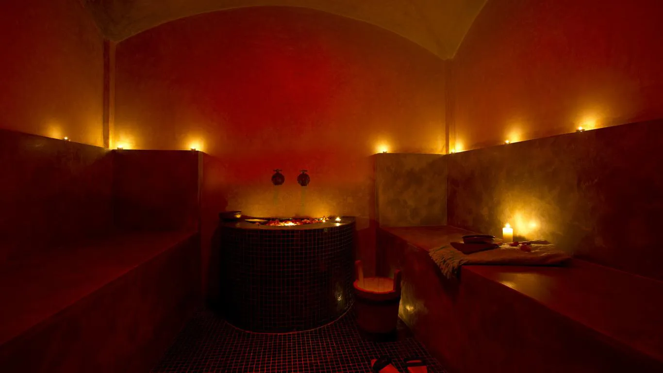 Villa Myrto, private villa rental at Amelkis Golf, Marrakech: candlelit spa room