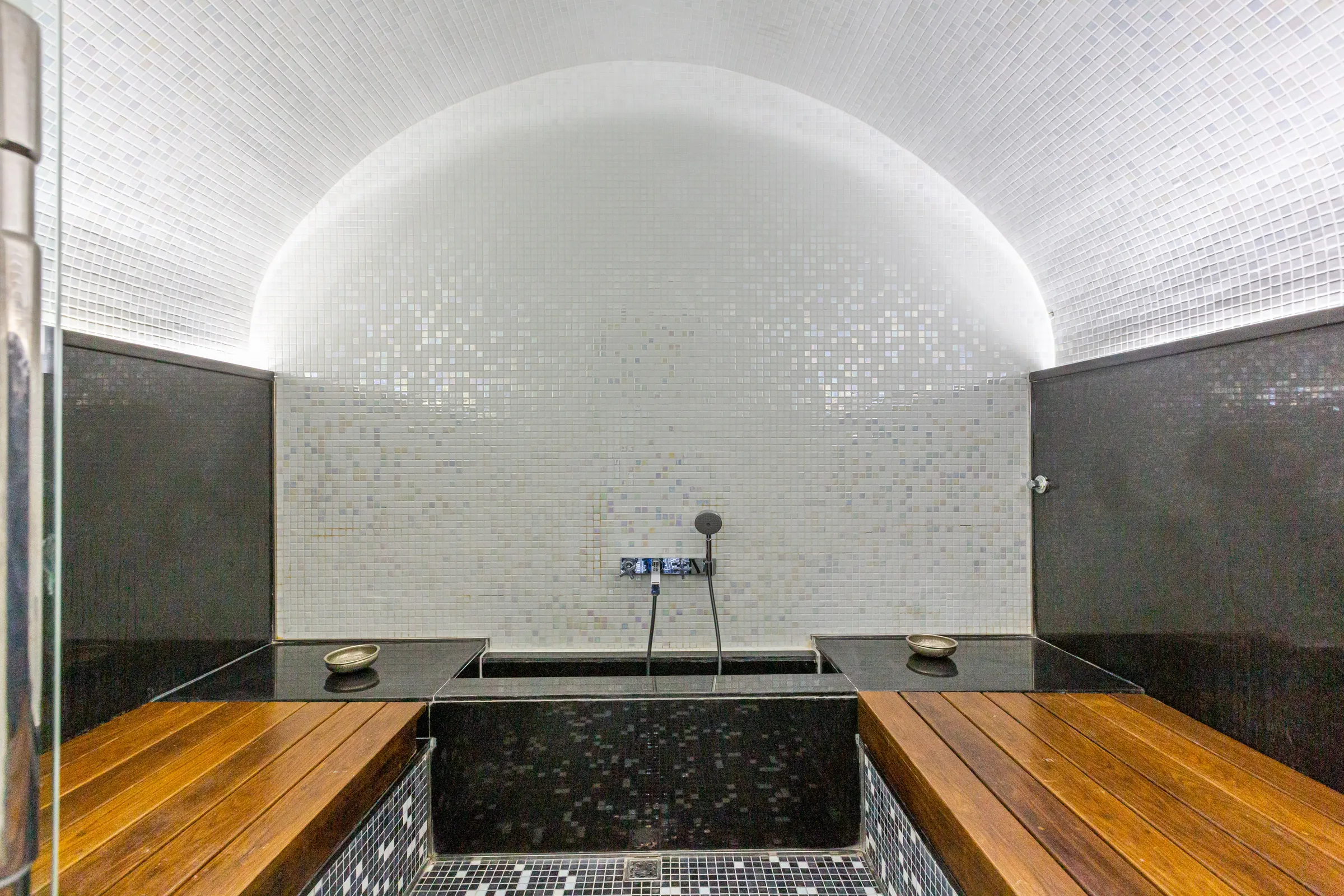 Villa Ismene, private villa rental at Samanah Golf, Marrakech: hammam with mosaic vault and plunge bath