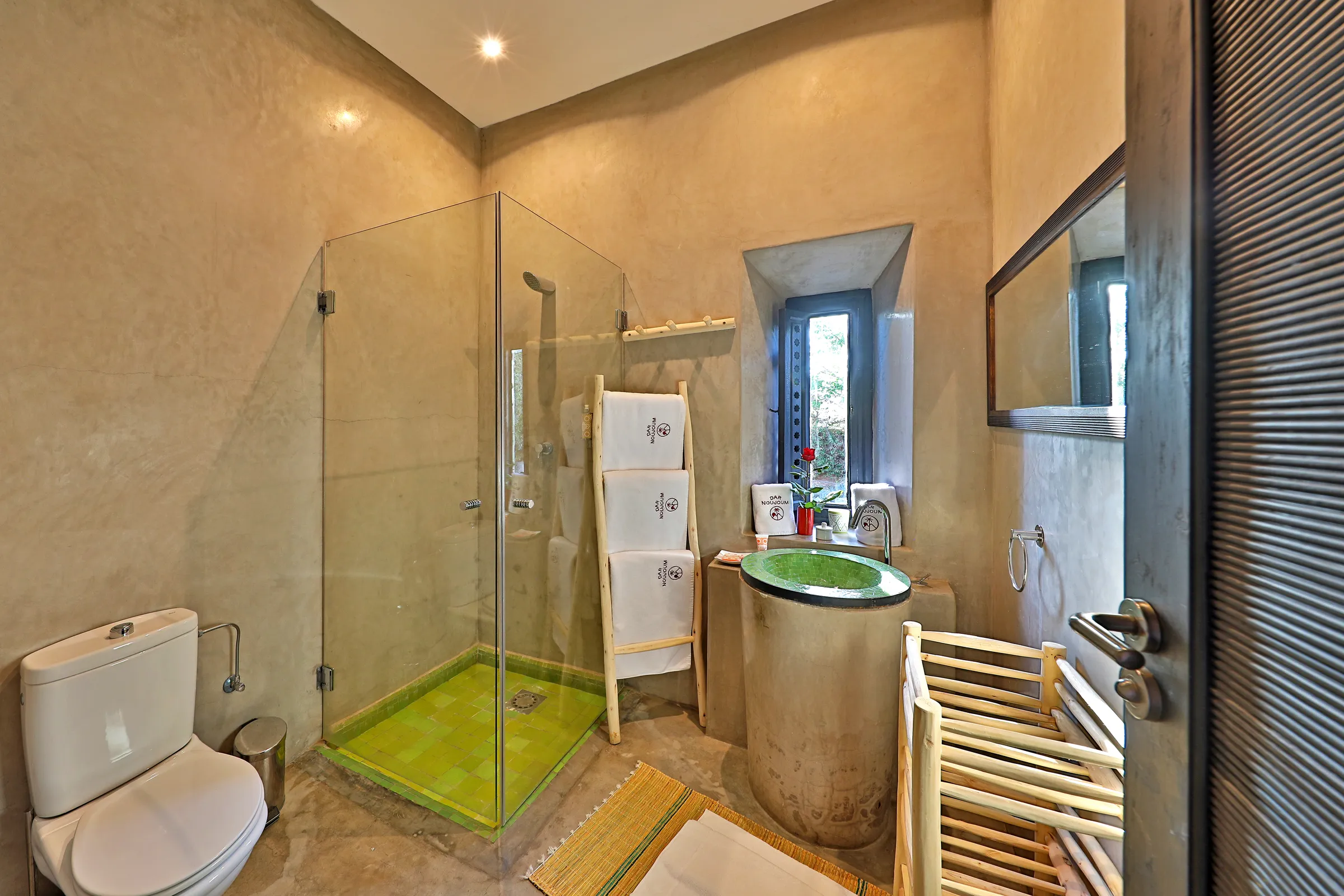 Villa Iliana, private villa rental on the Route de l'Ourika, Marrakech: shower room with glass enclosure