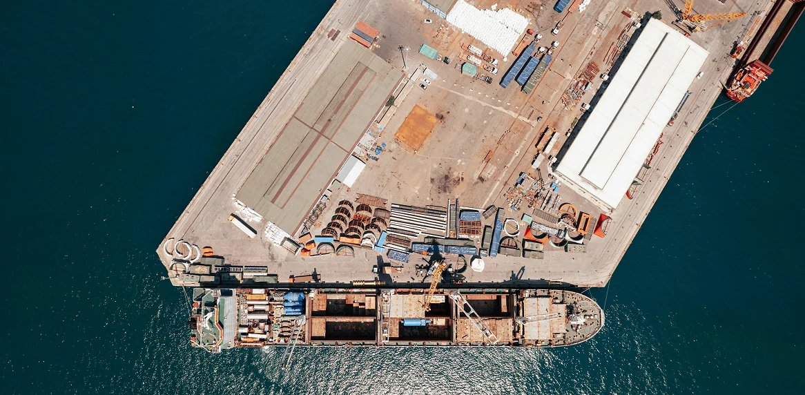 auremin-argo-ship-docked