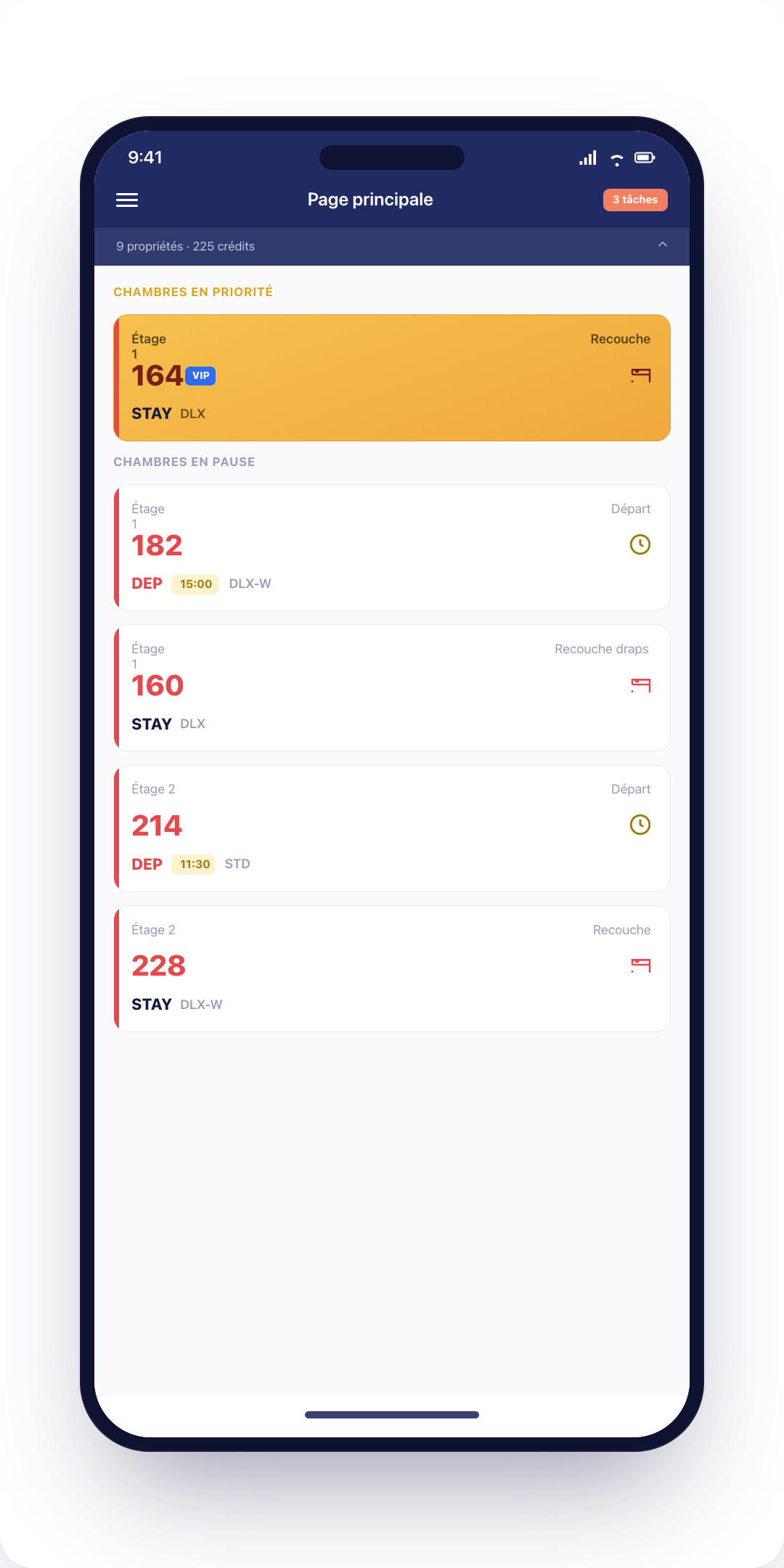 Écran d'accueil d'application listant chambres prioritaires et en pause avec détails d'étage et statut.