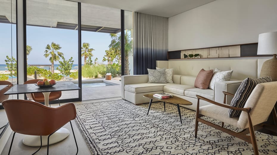Four Seasons Hotel