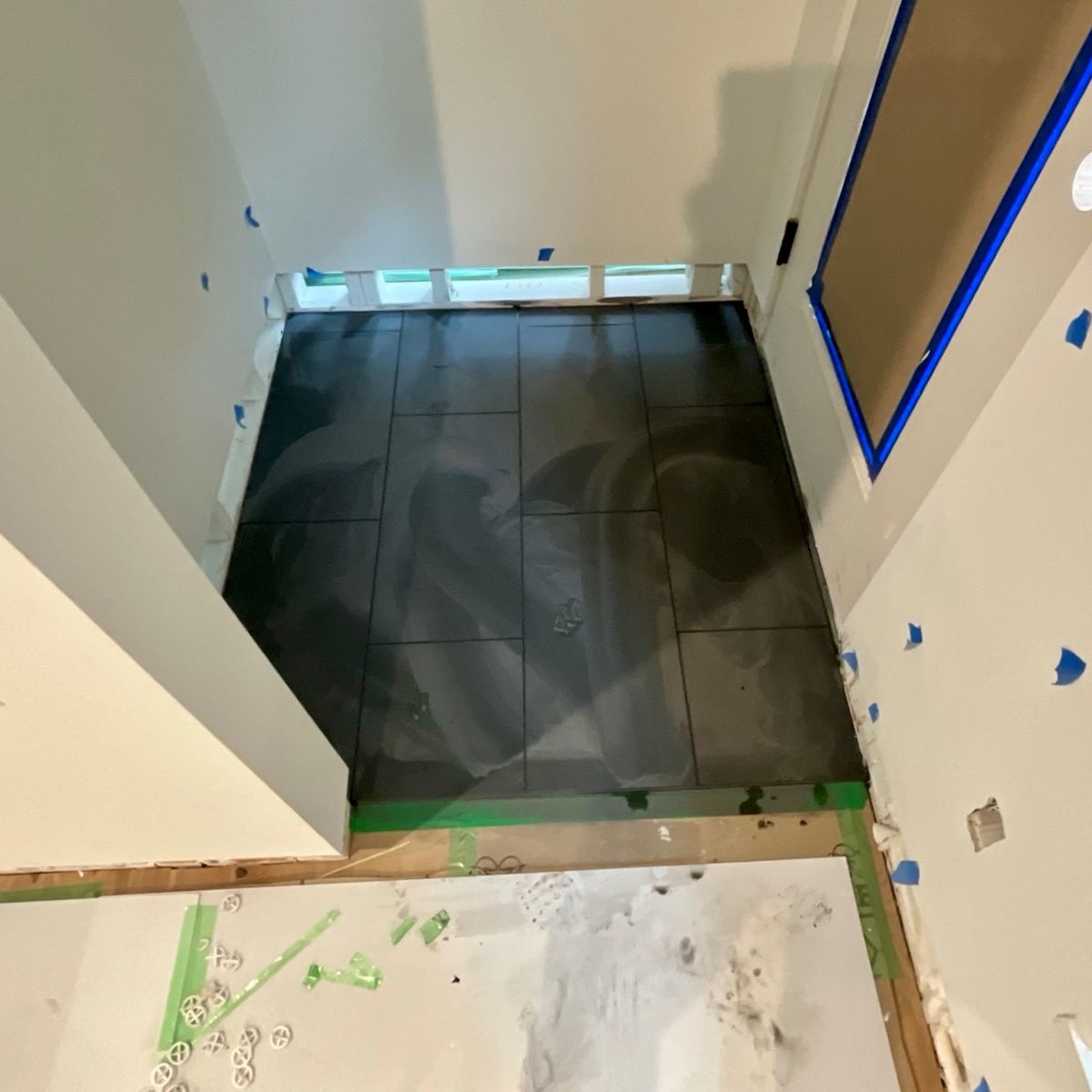 image of dealership entrance for an auto dealership