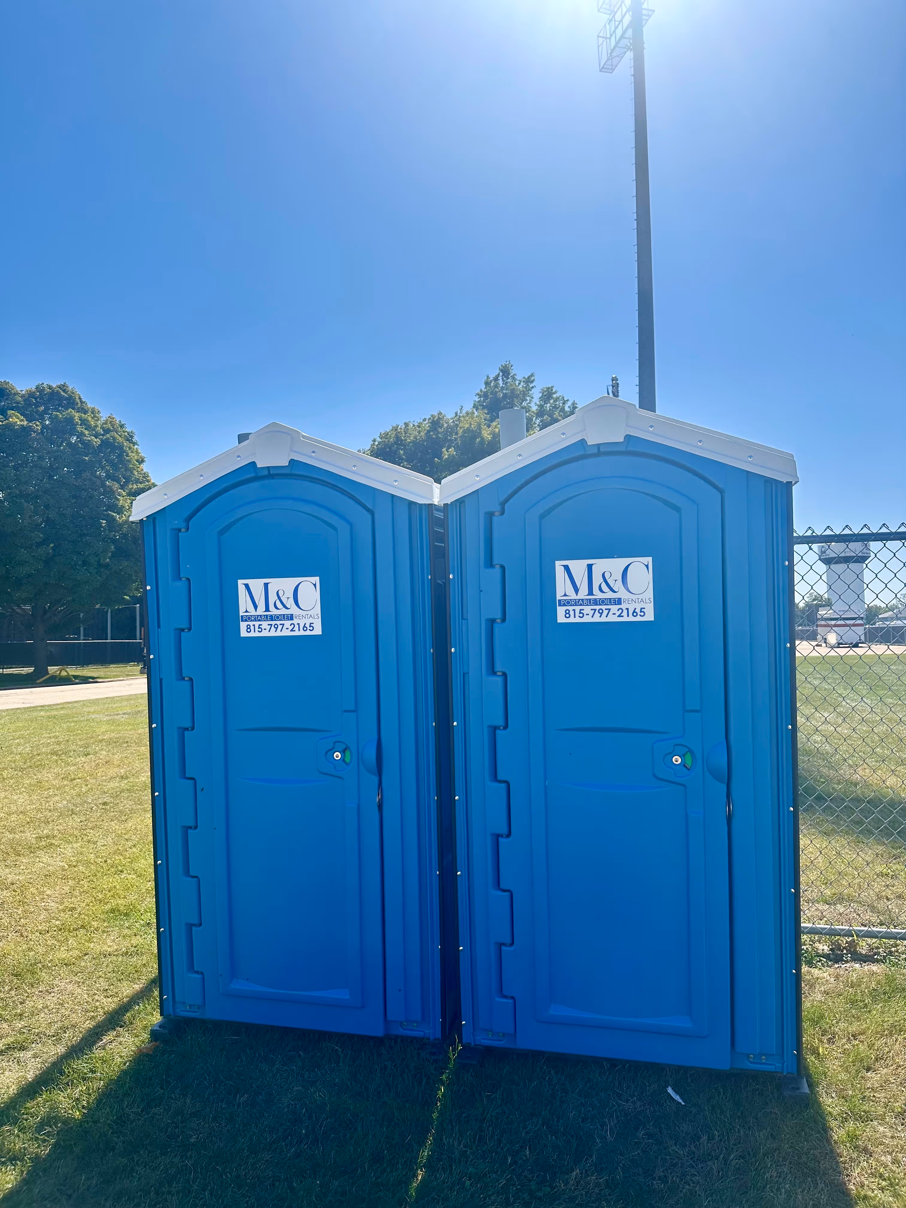 2-blue-porta-potties-in-chicagoland-m-and-c-rentals