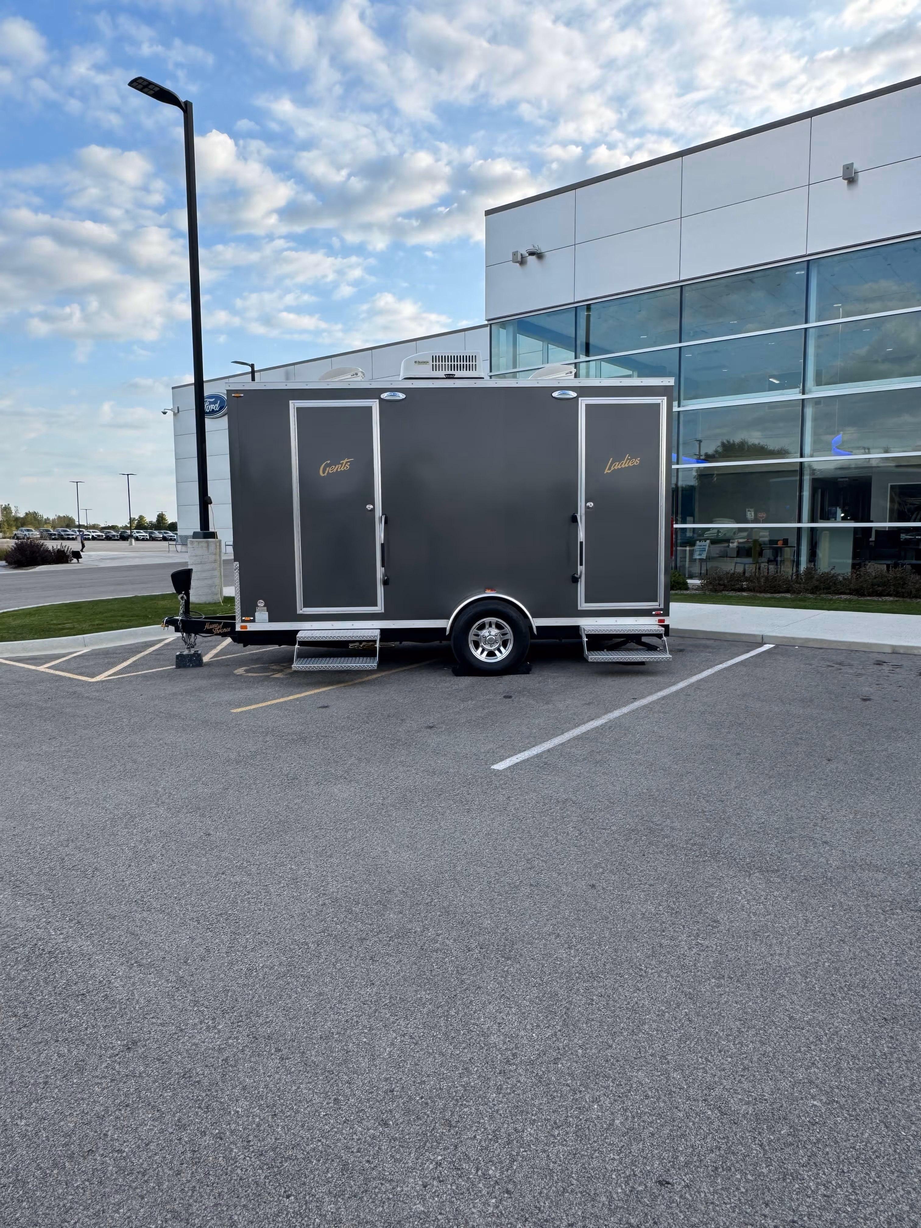 plainfield-house-of-thrones-restroom-trailer-rental