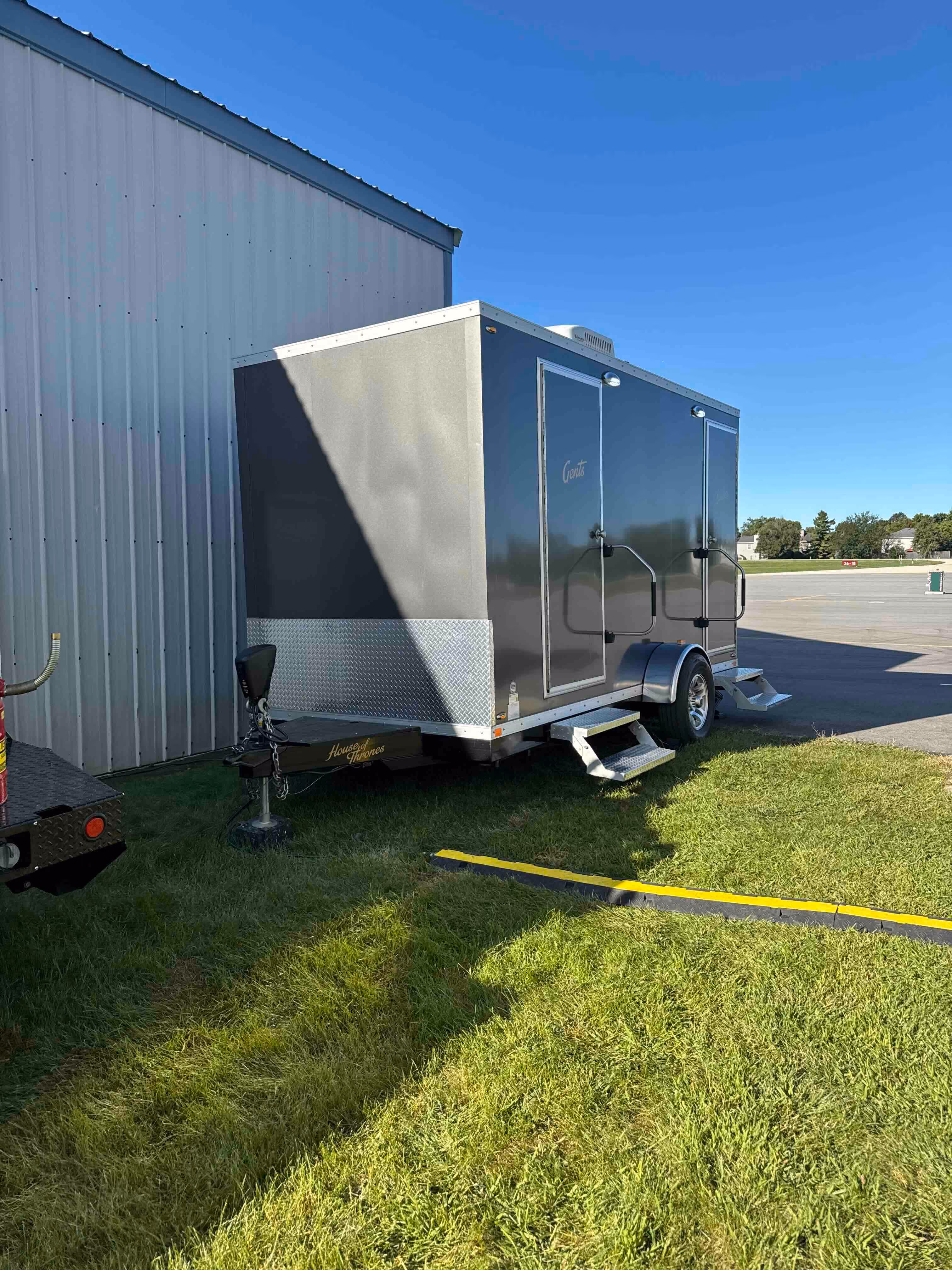 naperville-house-of-thrones-restroom-trailer-rental