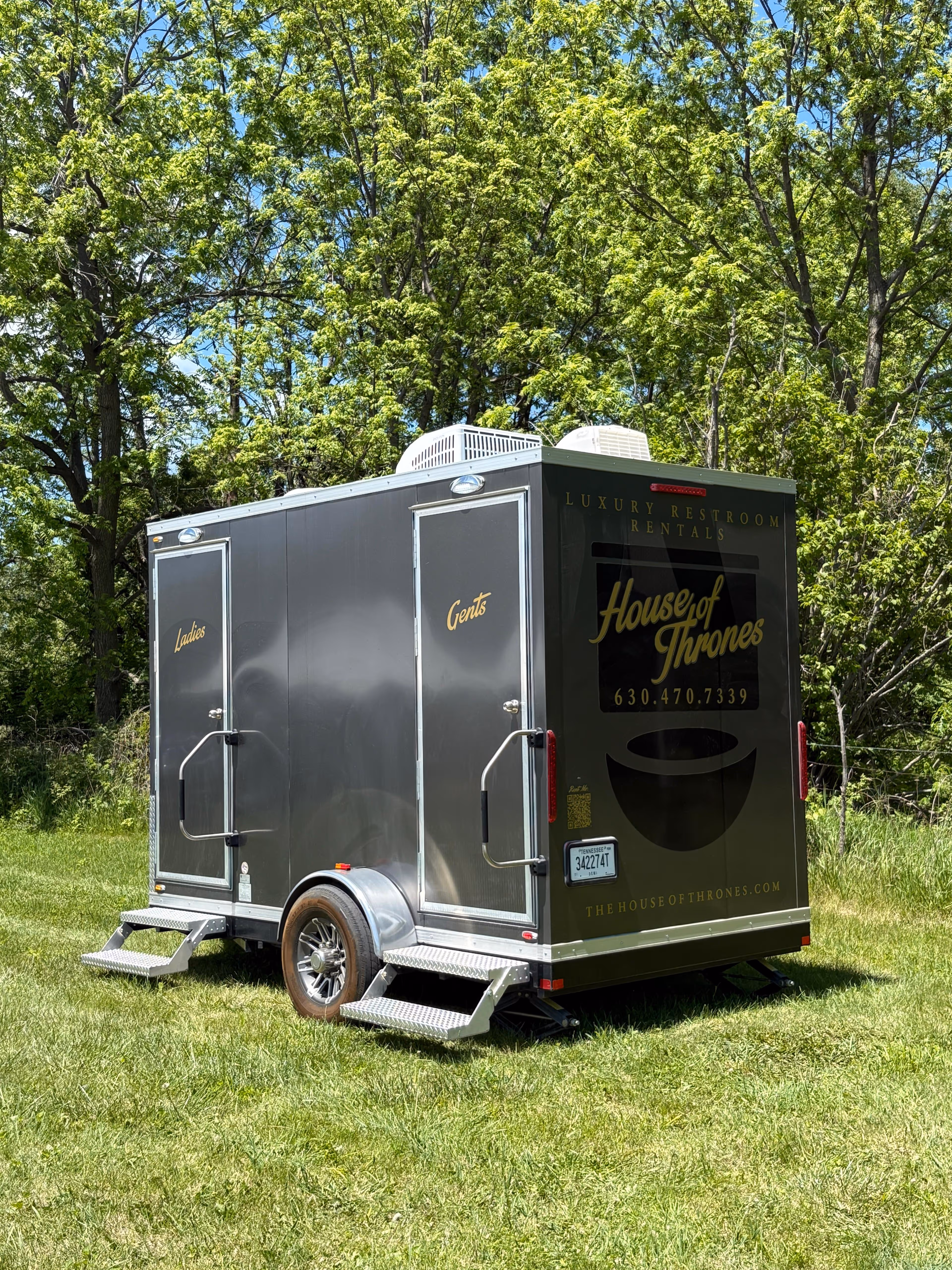 house-of-thrones-oswego-il-restroom-trailer
