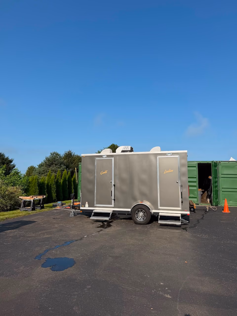 house-of-thrones-restroom-trailer-rental-for-plano-illinois-area