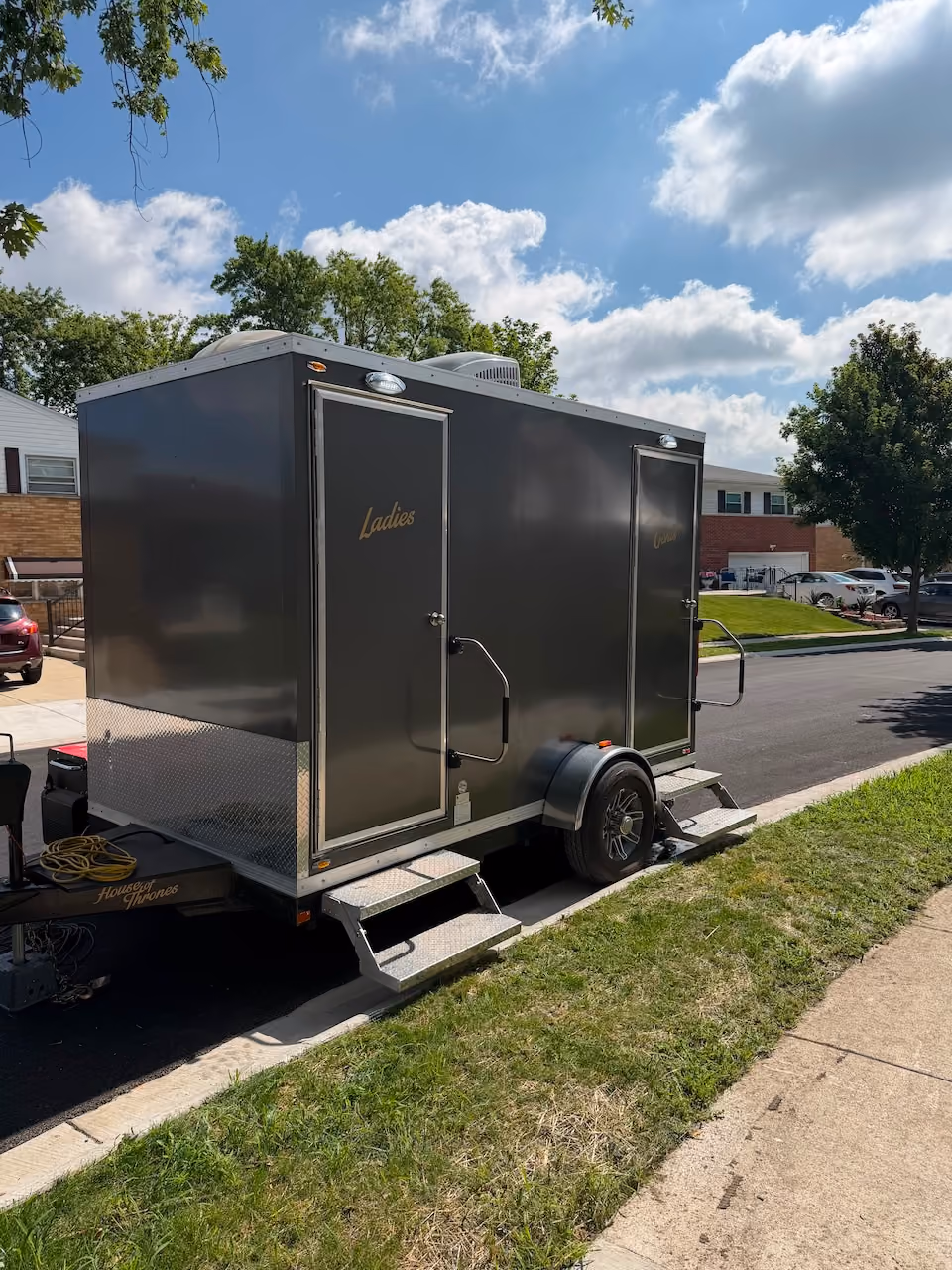 house-of-thrones-restroom-trailer-rental-for-melrose-park-illinois