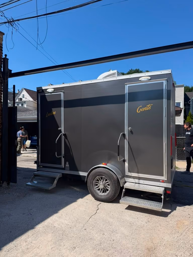 house-of-thrones-restroom-trailer-rental-for-chicago-il-event