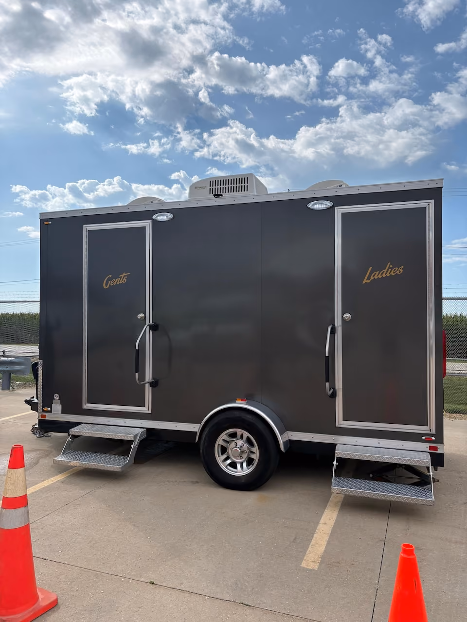 house-of-thrones-restroom-trailer-rental-for-comed-dekalb-il