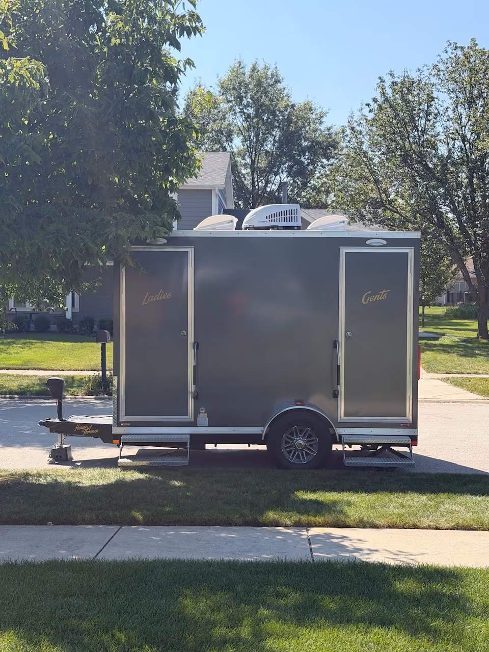 house-of-thrones-restroom-trailer-rental-for-elburn-illinois