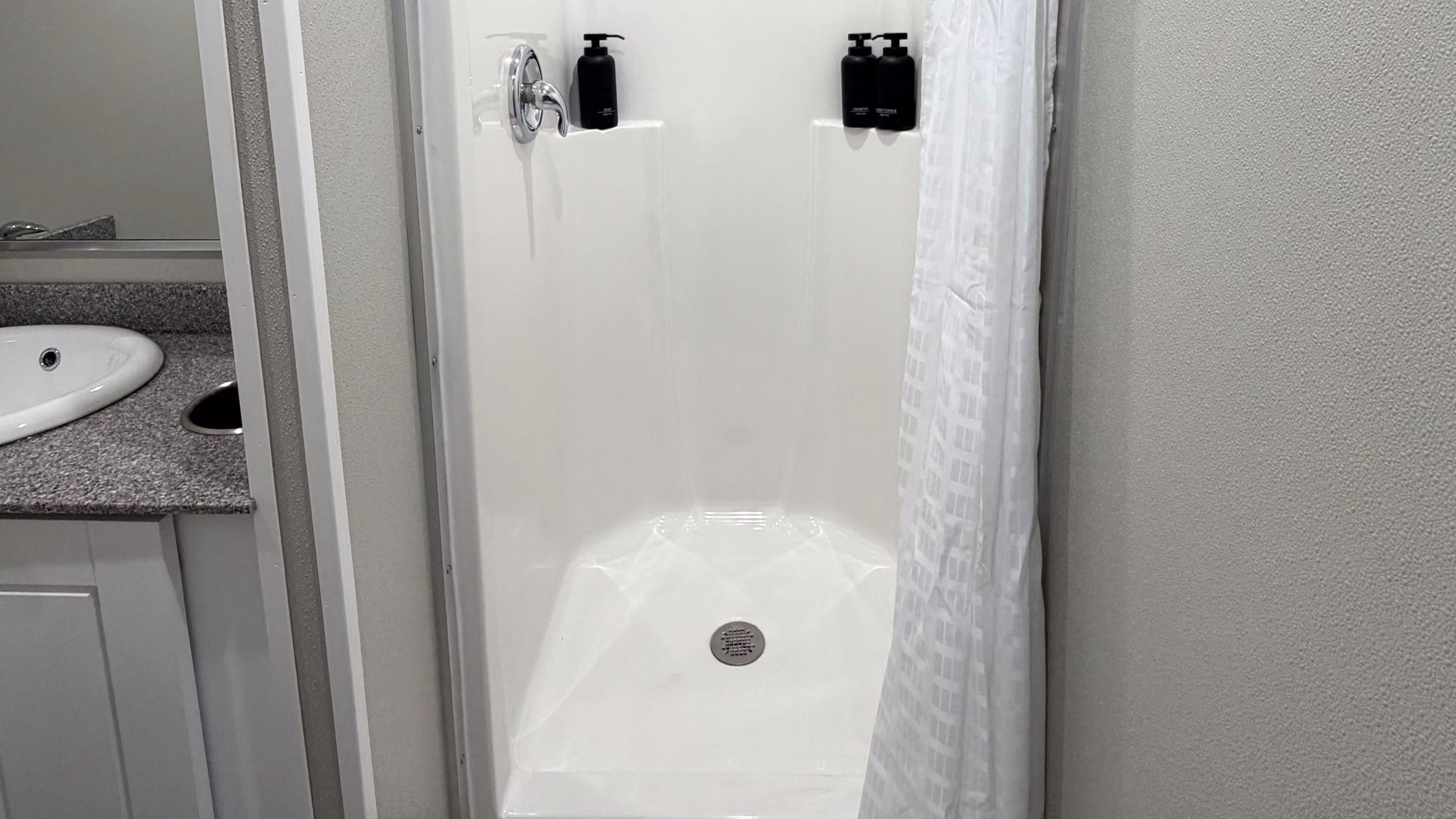 shower-floor-in-house-of-thrones