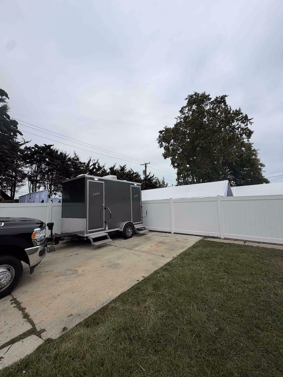 house-of-thrones-restroom-shower-trailer-rental-for-northlake-il