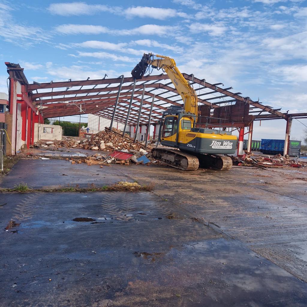 Same Deutz-Fahr Group UK HQ Demolition