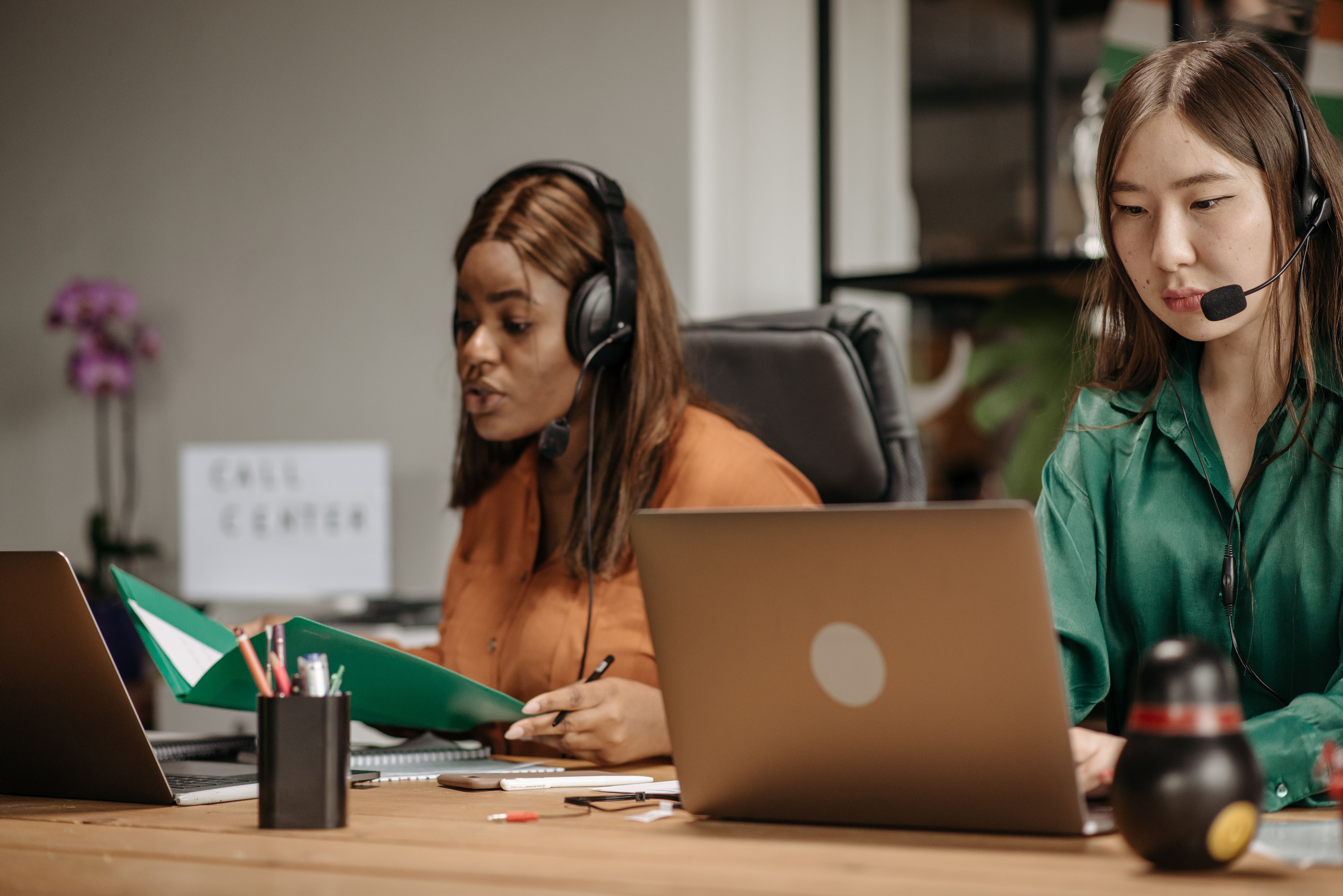 Live Chat Outsourcing in 2026: 8 Providers Reviewed