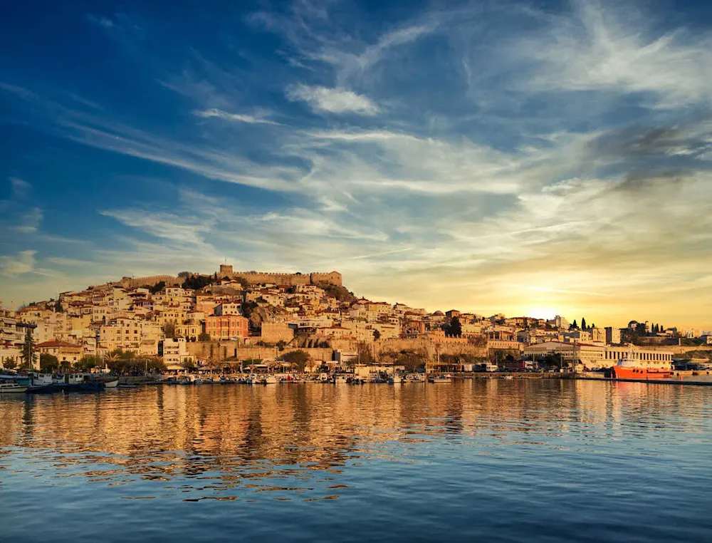 [background image] image of aerial view over popular travel destination 1