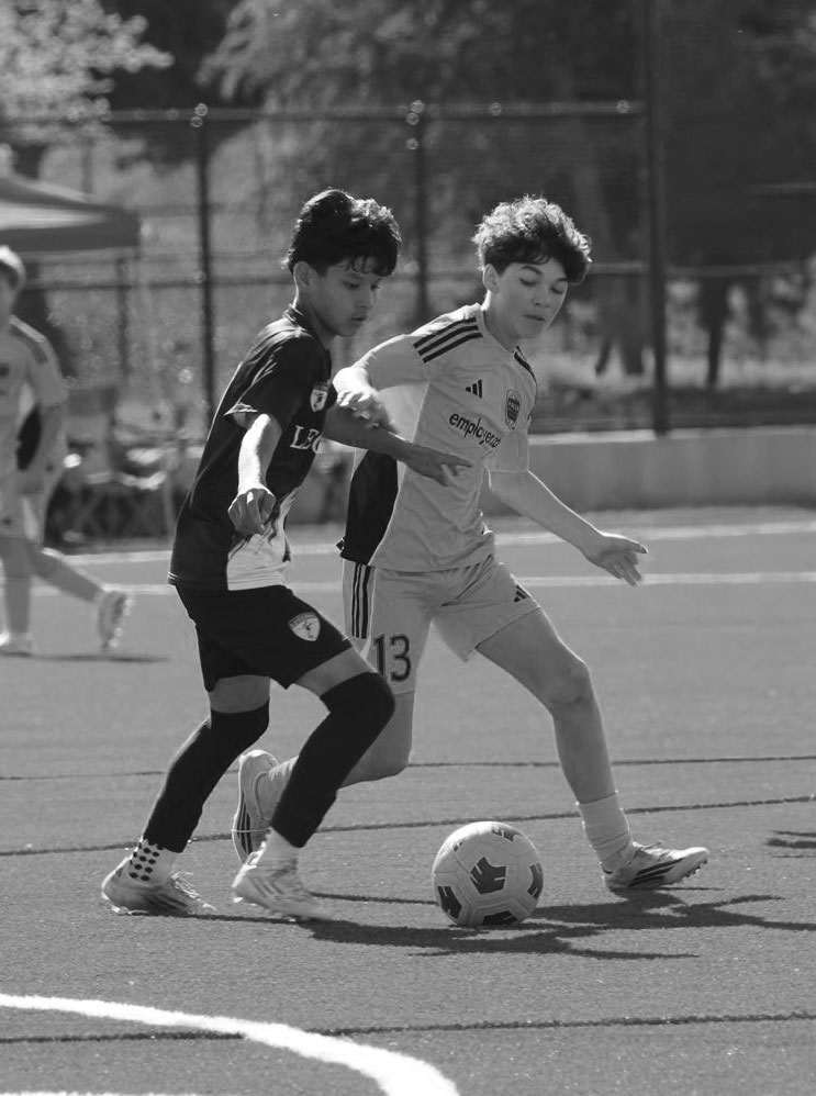 legends player fighting for the ball