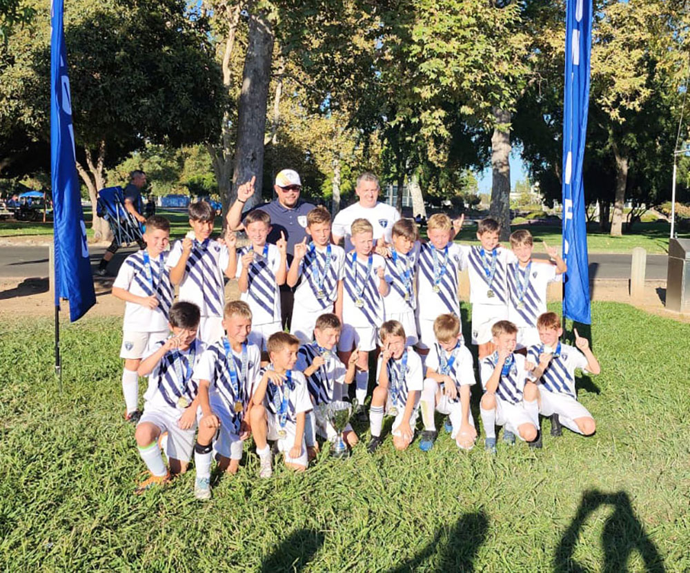 Legends 2014 team after winning the Capitol One trophy  