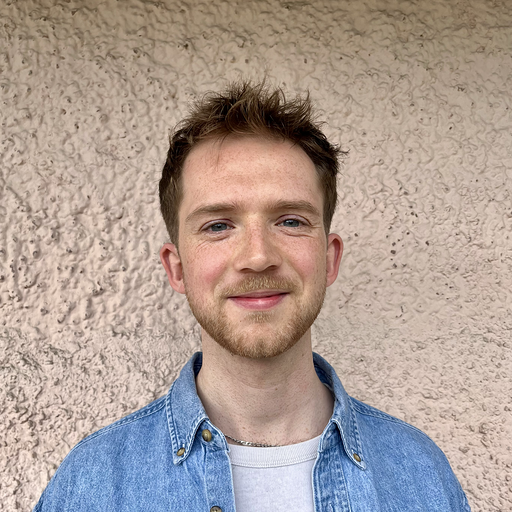 Frederik Obermaier, Product Lead bei voize, Speaker im Webinar 'Meine Einrichtung proaktiv steuern'.