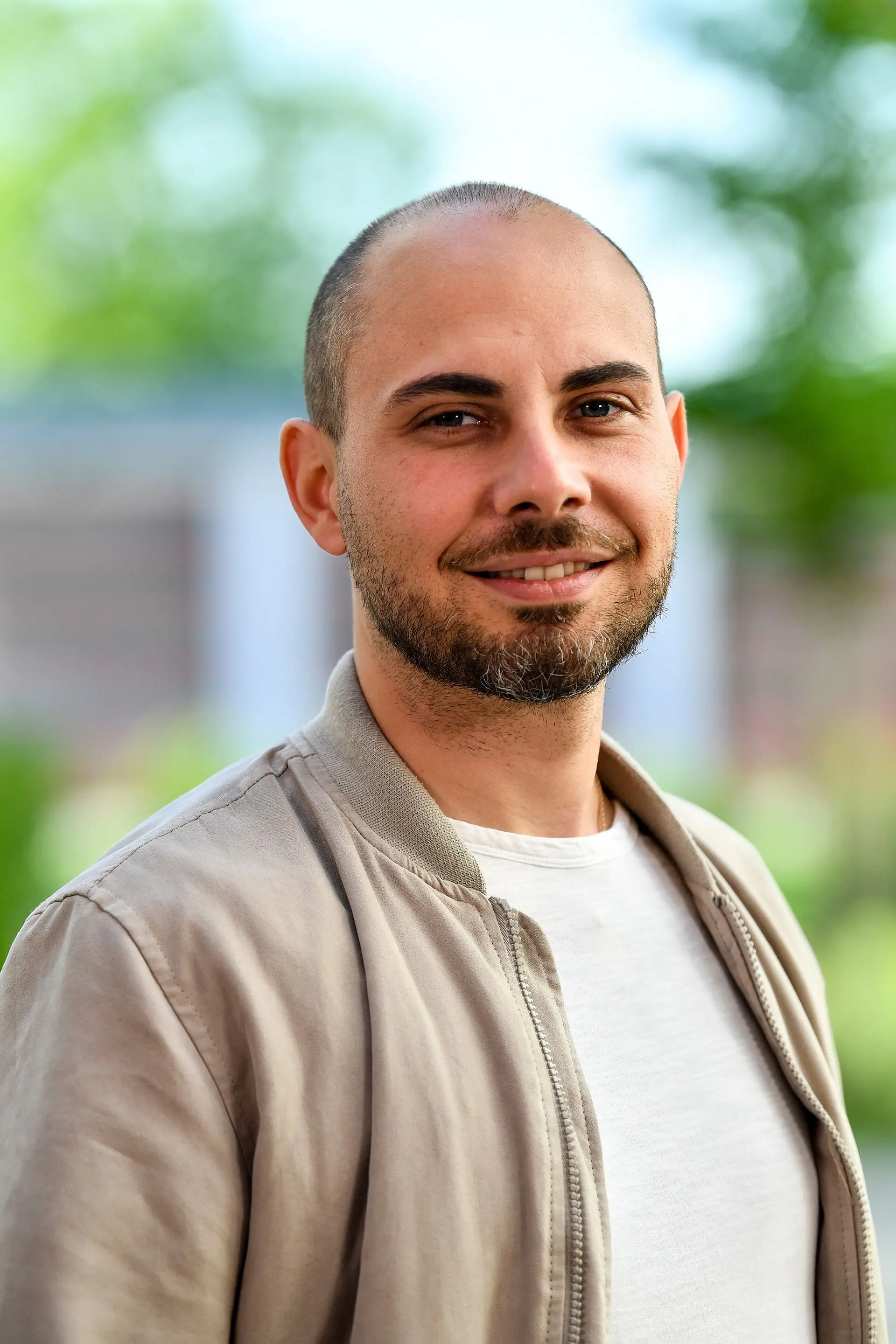 Alessandro Nobile, Pflegedienstleiter beim DRK Stuttgart, Speaker im voize Webinar.