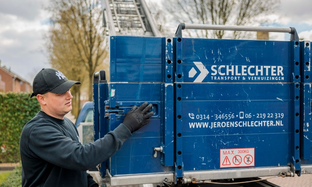 Verhuislift van Schlechter in gebruik