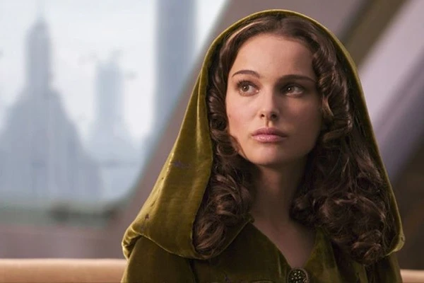 Natalie Portman in Solar Wars, einer Star Wars Parodie von Davis Schulz