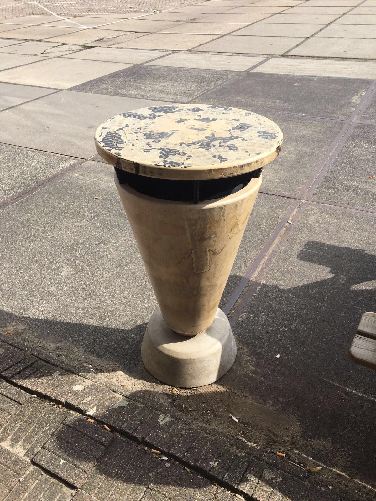 un-tamed agency icon design