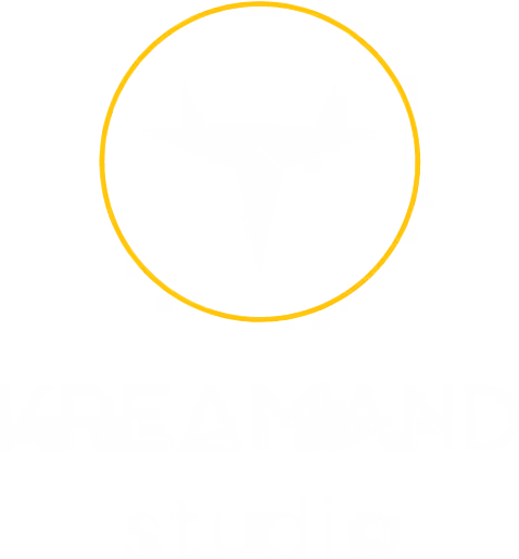 Logo vertical blanc de Kreamand Studio représentant l’identité visuelle du studio de design spécialisé en branding et création graphique.
