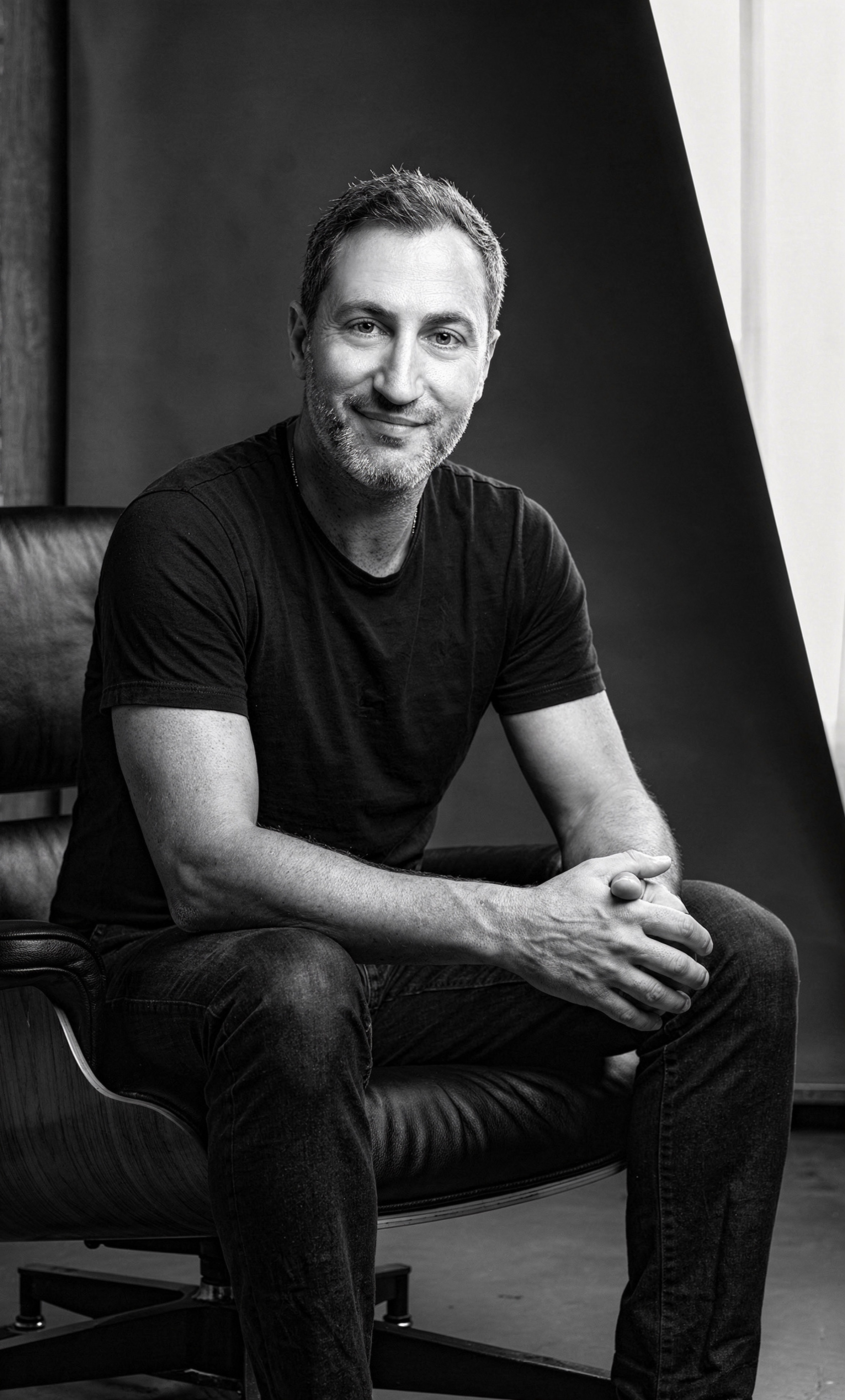 Benoit Dupin, designer et fondateur de Kreamand Studio, spécialisé en branding, identité visuelle et design graphique.