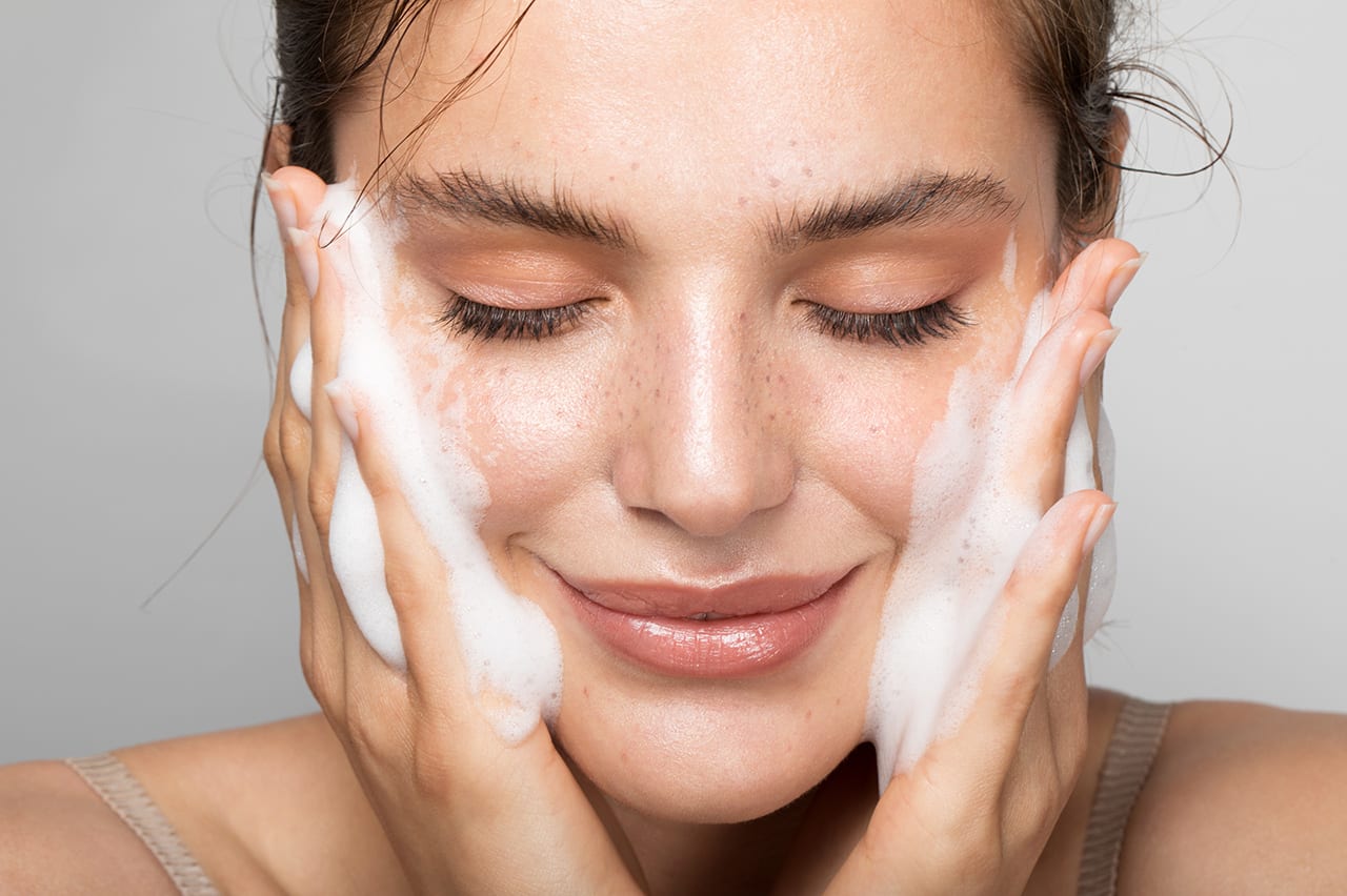 Behandlung fettiger Haut bei Skinthetics Cosmetics in Düsseldorf