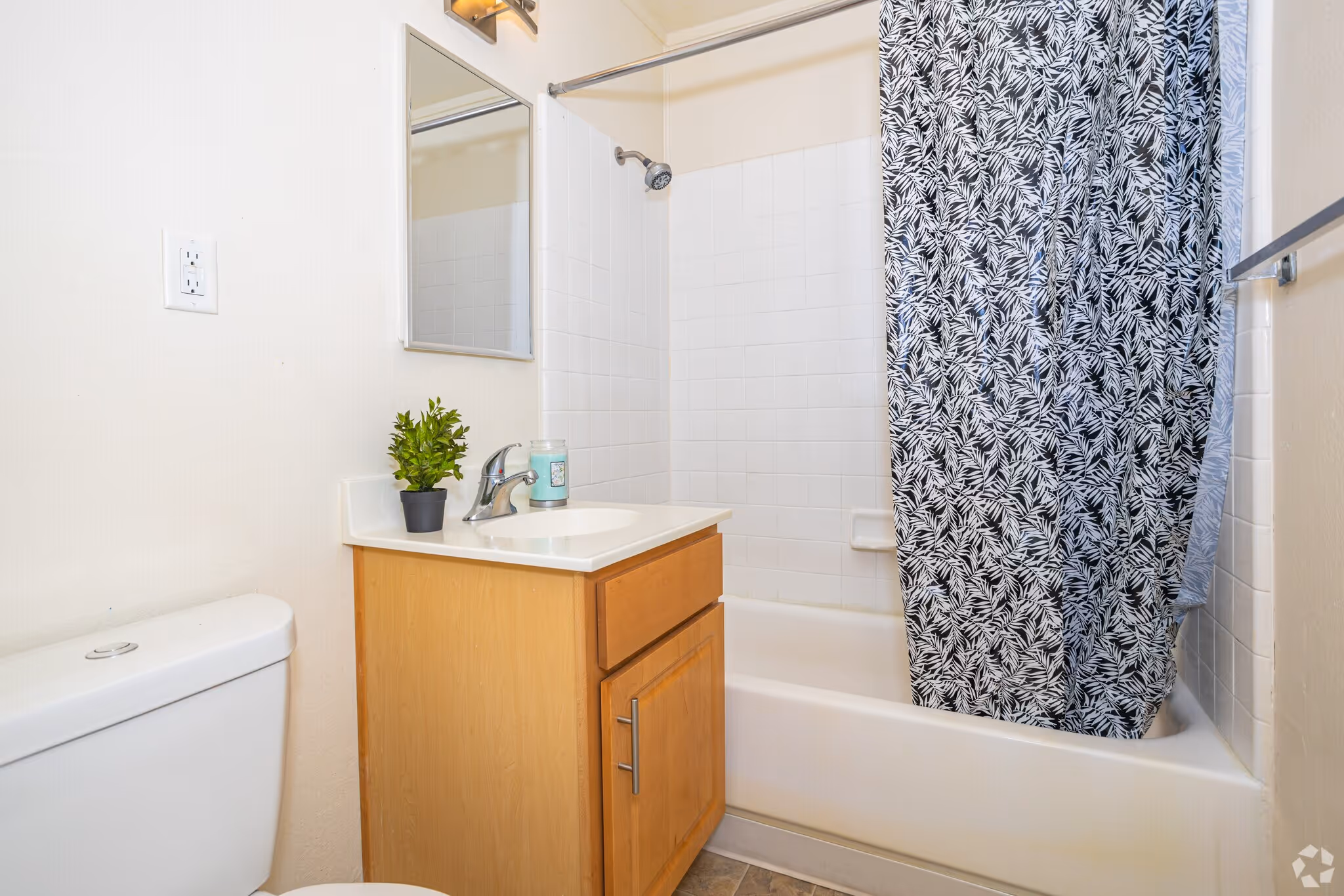 Bathroom with vanity and tub/shower