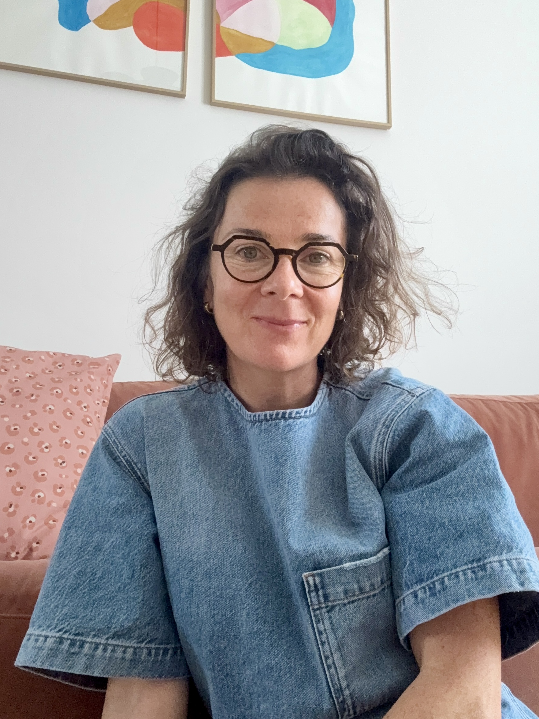 therapist and patient in a cosy setting