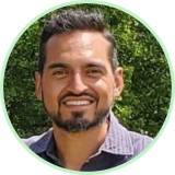 headshot of patricio paucar