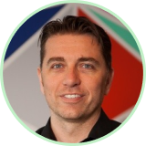 headshot of mark marinelli