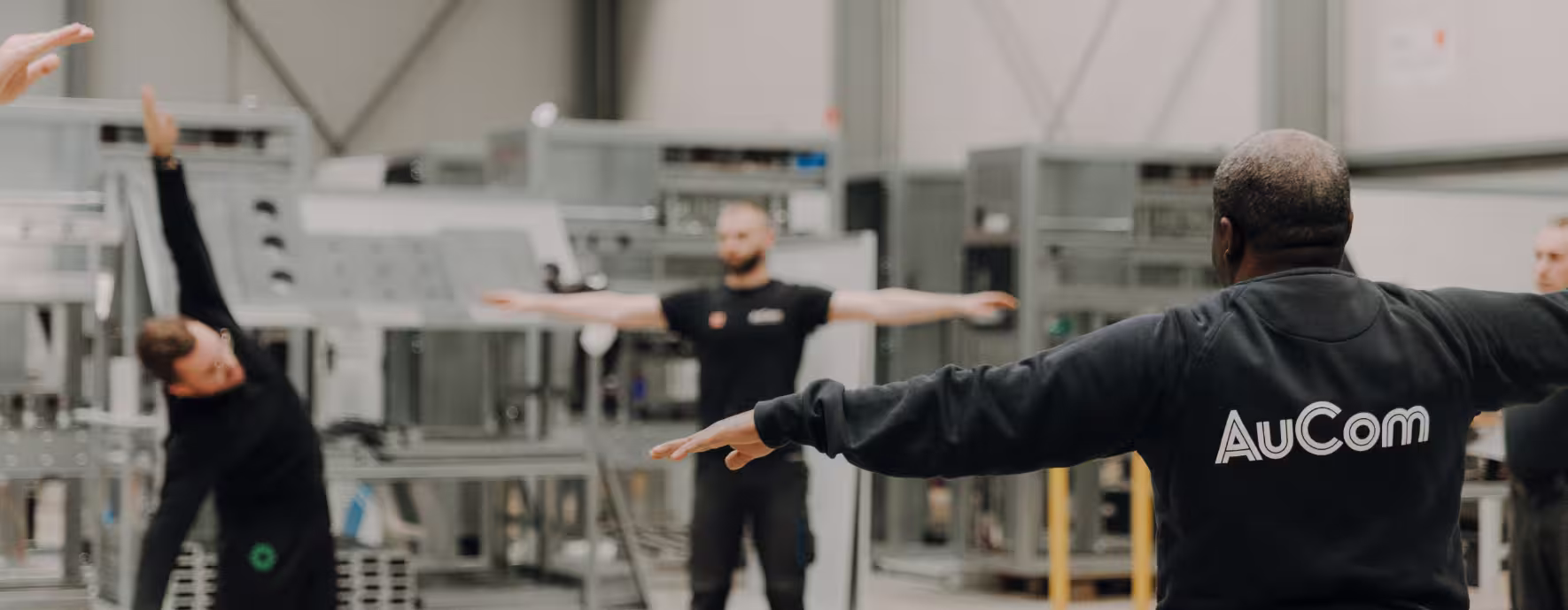 Einblick in einen RückenFit Kurs mit einem Trainer von Strong Partners
