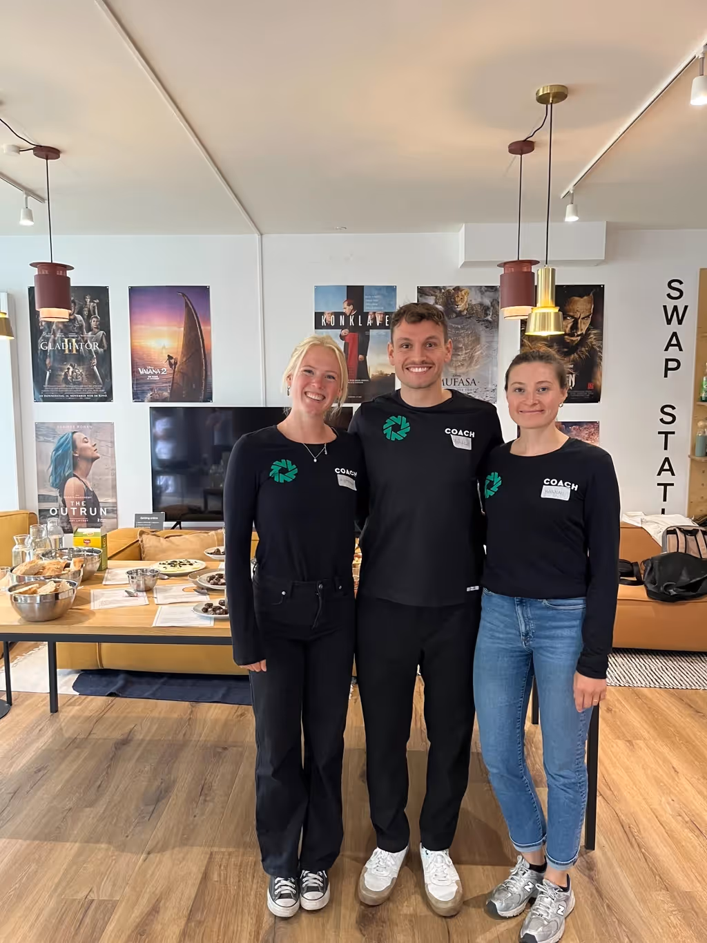 Team von Strong Partners nach einem Ernährungsvortrag im Unternehmen