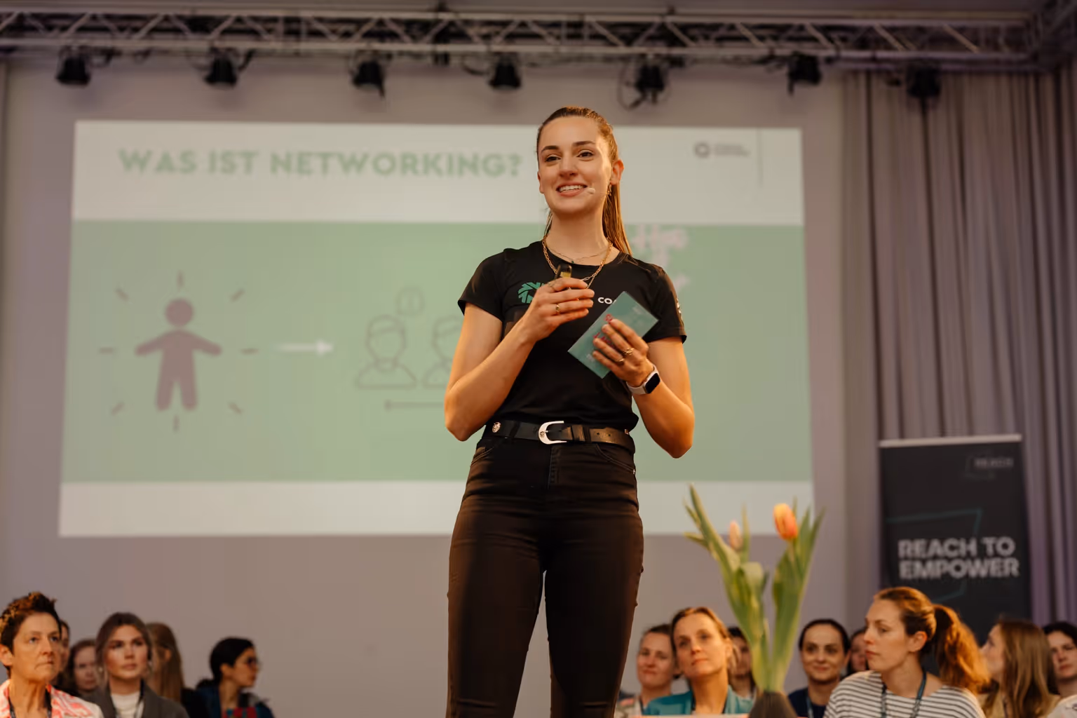 Paula Menninghaus hält interaktive Networking Keynote The Power of Networking bei Unternehmensevent