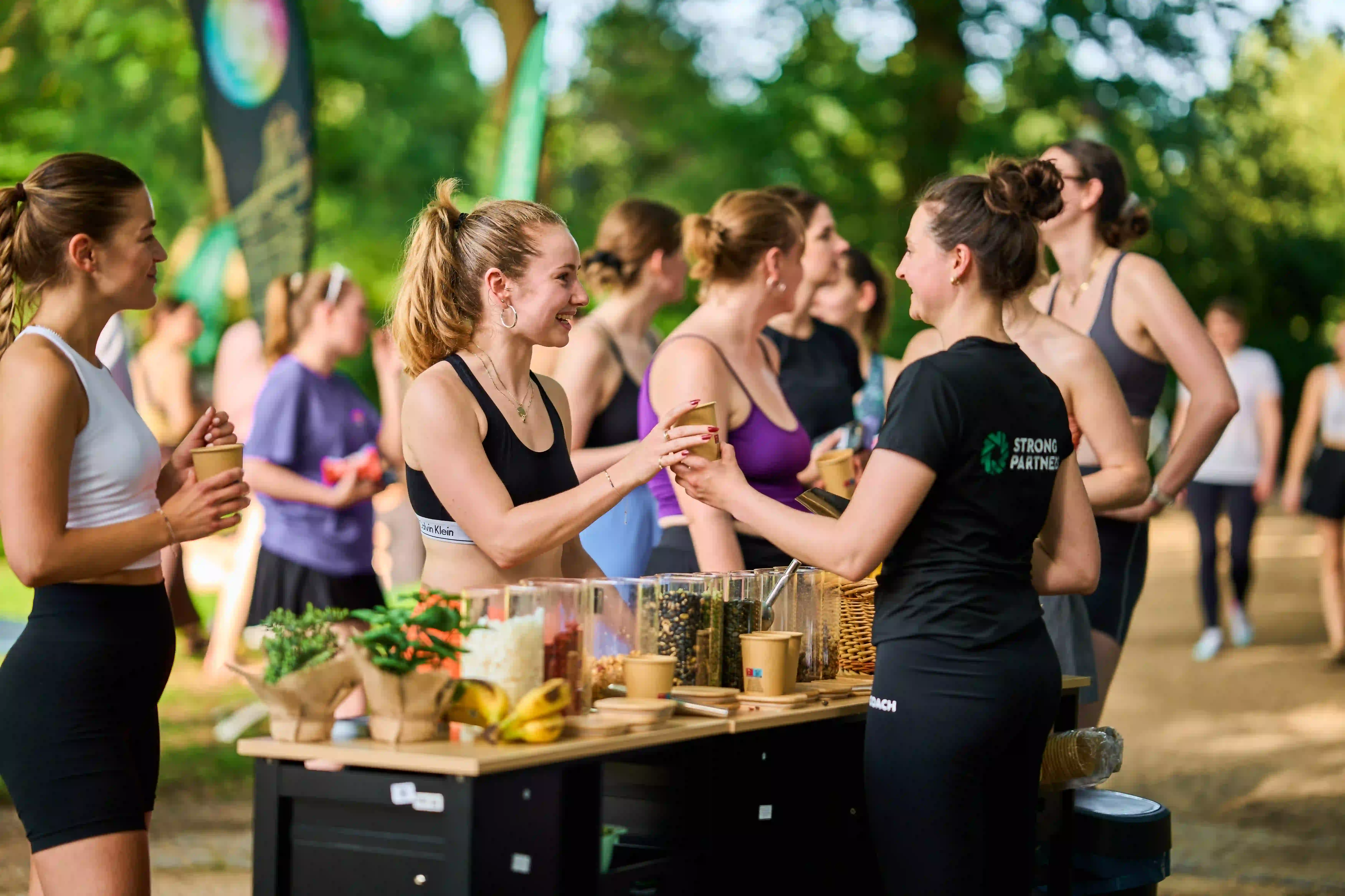 Brainfood-Theke im Einsatz beim Strong Partners Yoga-Event
