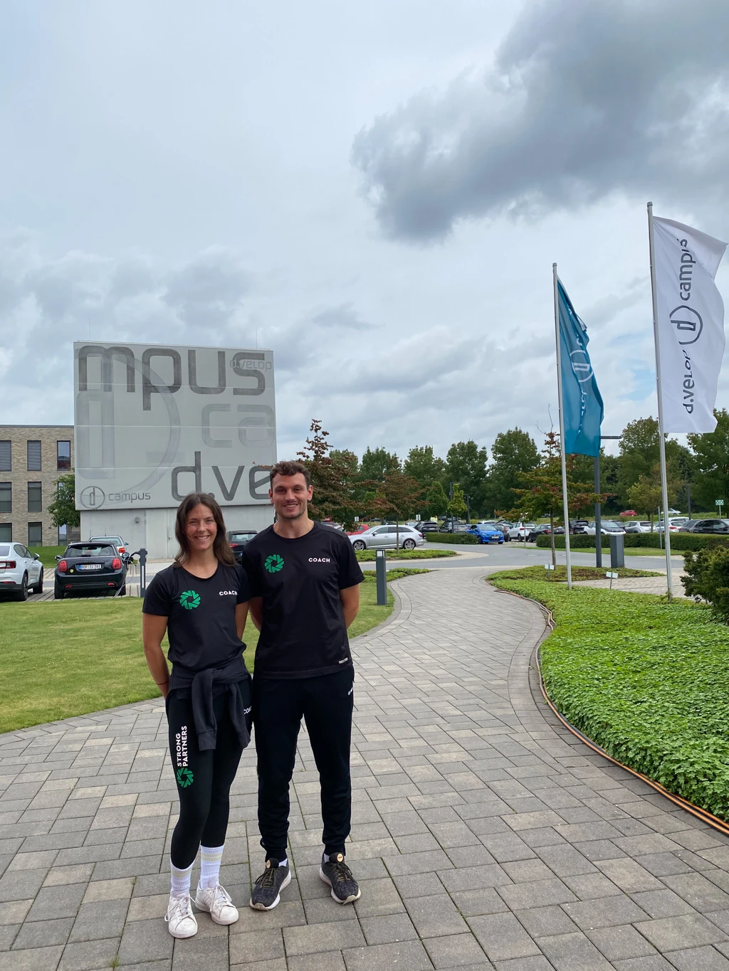 Strong Partnes Bewegungsexperten Raoul und Nina
