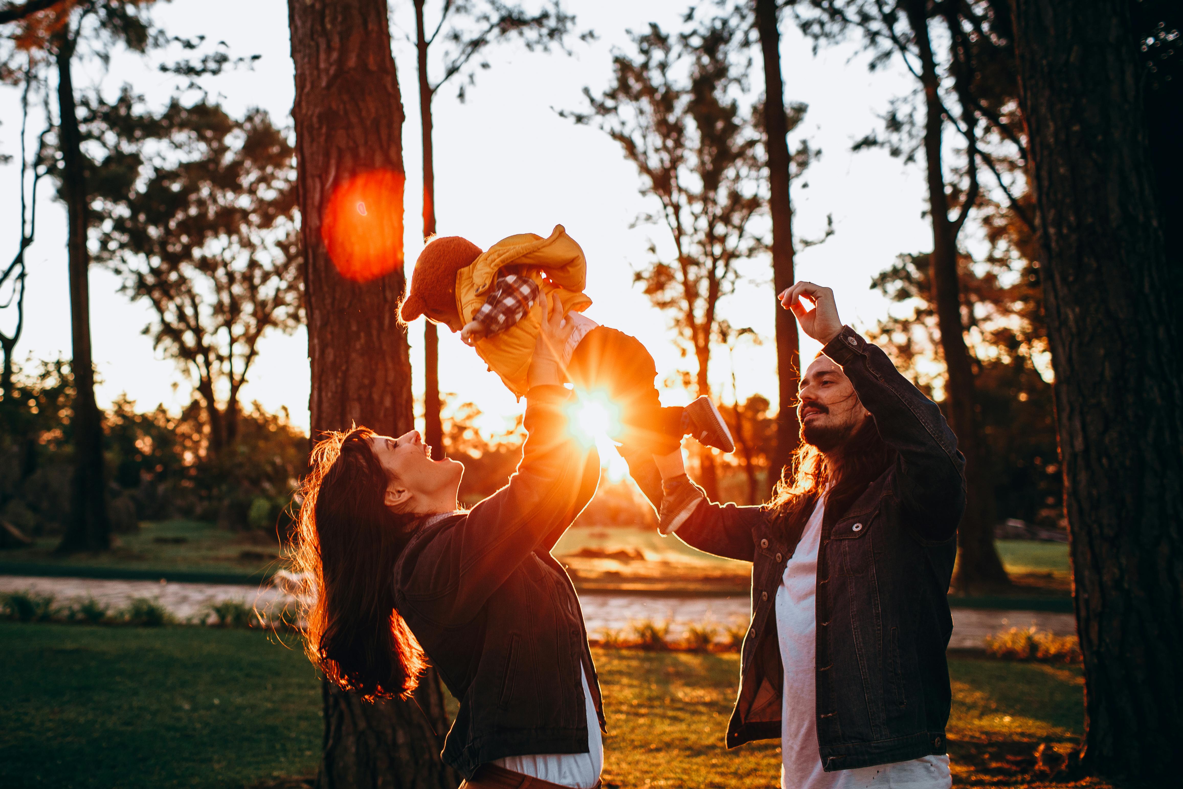 A fit for blended families, parent-child conflict, sibling dynamics, adult family estrangement, and families in transition.