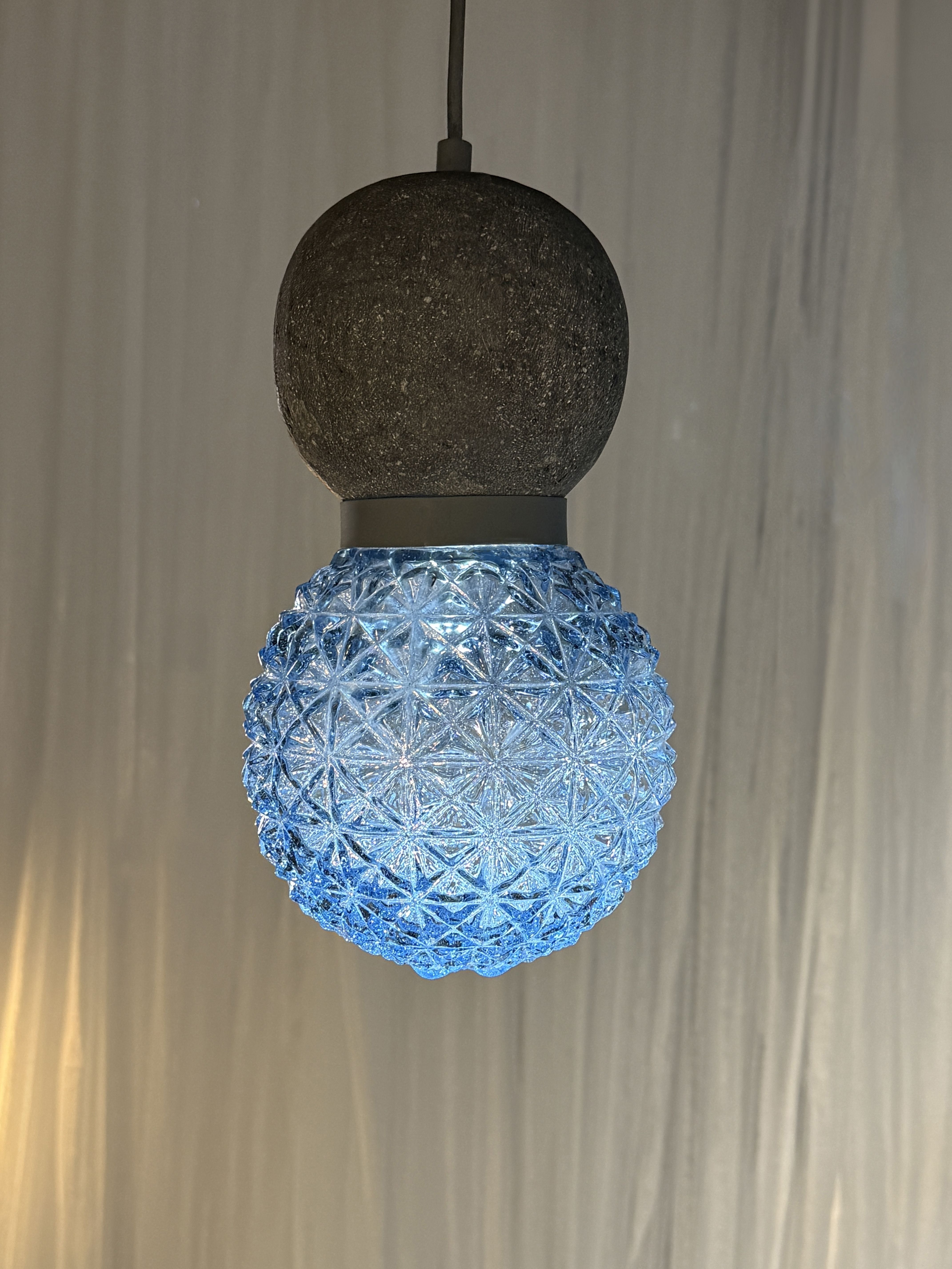 HELD LIGHT