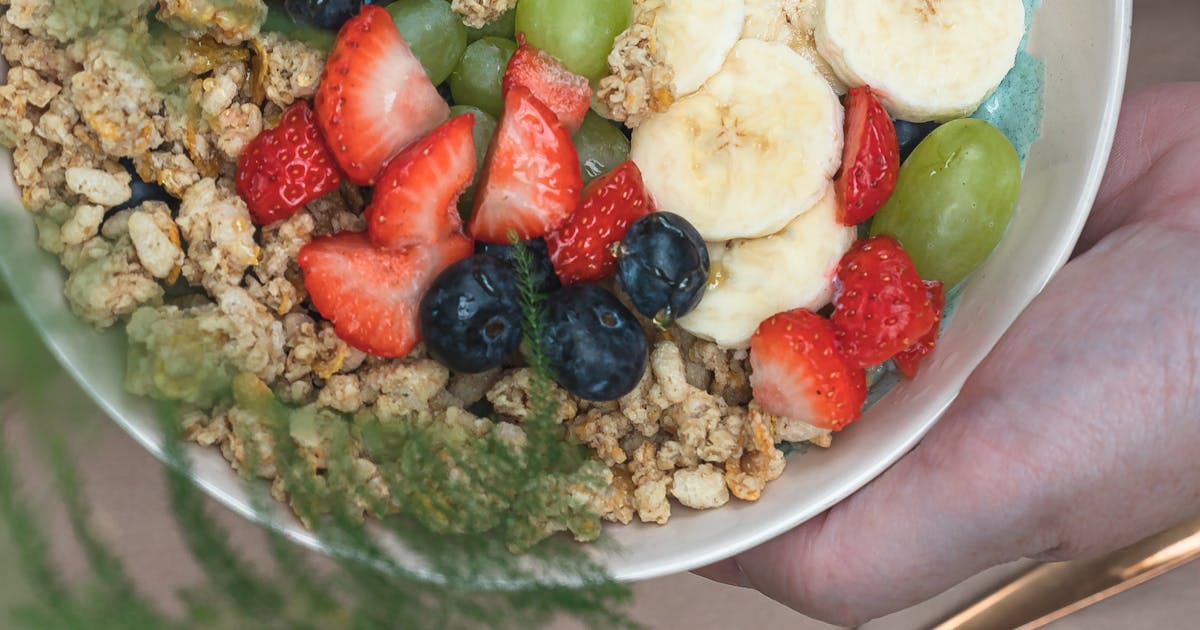 Healthy breakfast bowl with fiber-rich whole foods that amplify natural GLP-1