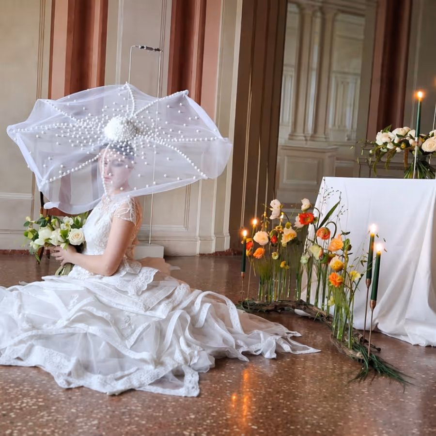 Shooting sposa con allestimento floreale minimal