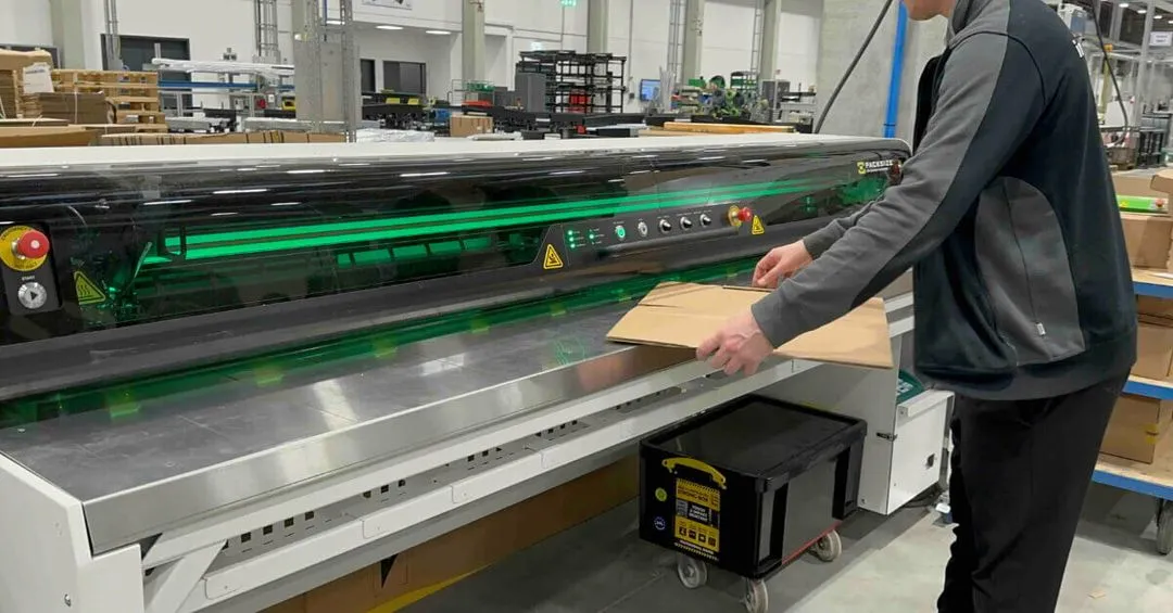 Auto Pegamento Packsize en Interroll Obrigheim