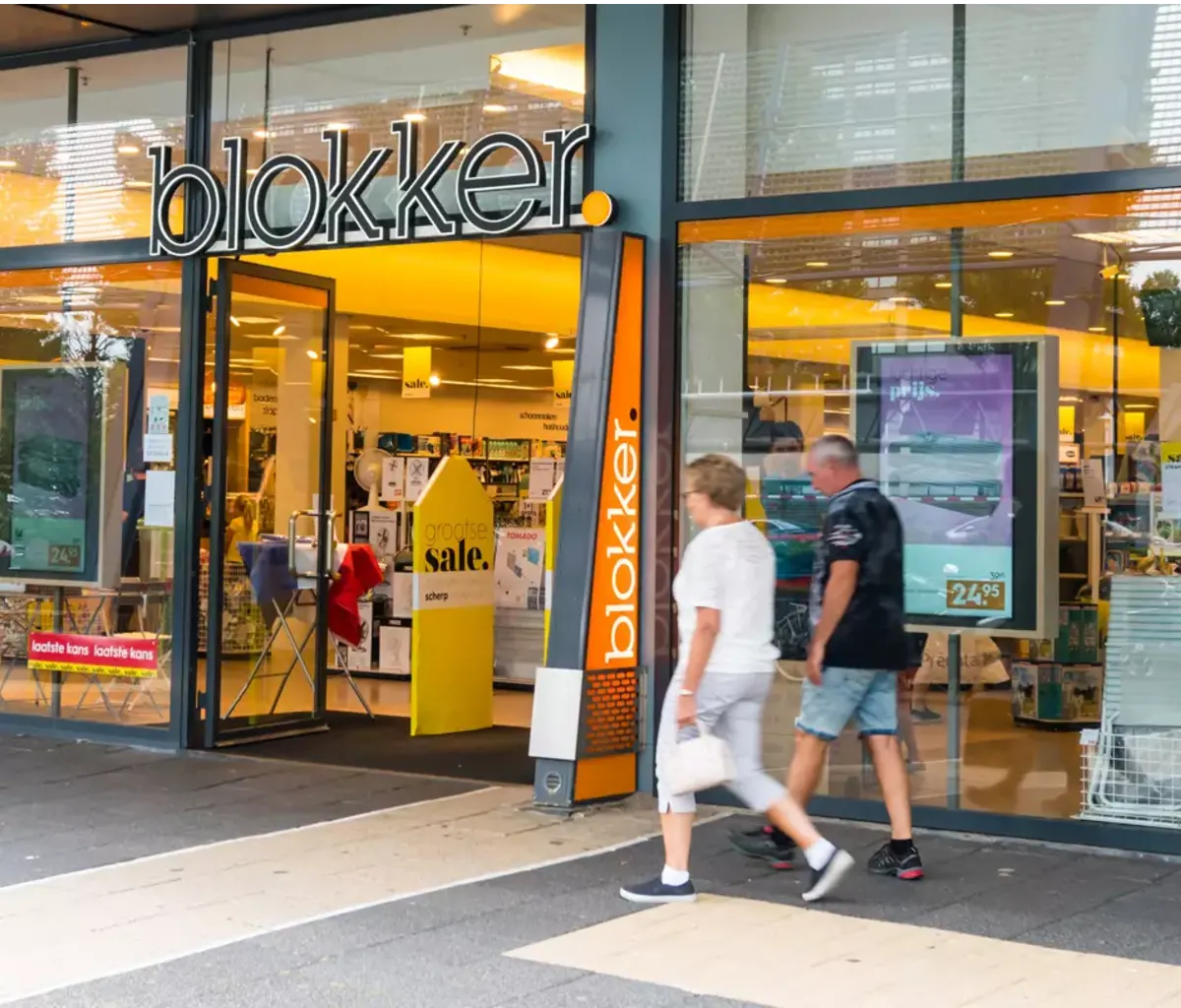 Storefront of blokker, a Dutch retailer offering household and home living products.