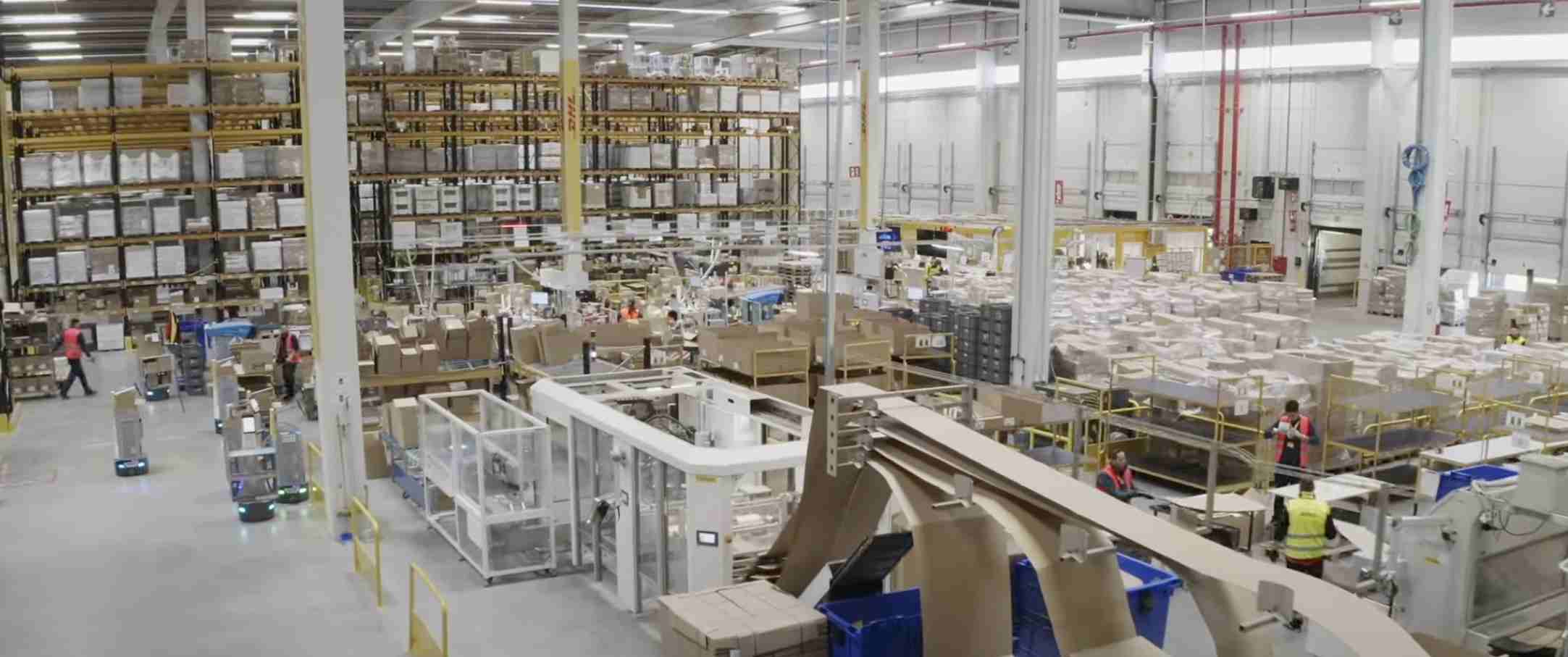 Magazyn DHL w Toledo wykorzystuje maszynę Packsize X5 oraz technologię automatyzacji od Locus Robotics